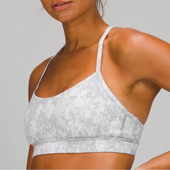 lululemon athletica Other - Lululemon Flow Y Nulu Bra